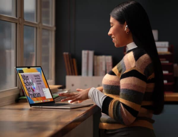 Apple MacBook Air 15 M2 Chip MQKU3HN/A (8GB RAM / 256GB SSD/ 15.3 inch (38.91 cm) Liquid Retina Display/10 core GPU/ macOS) - Starlight - Image 9